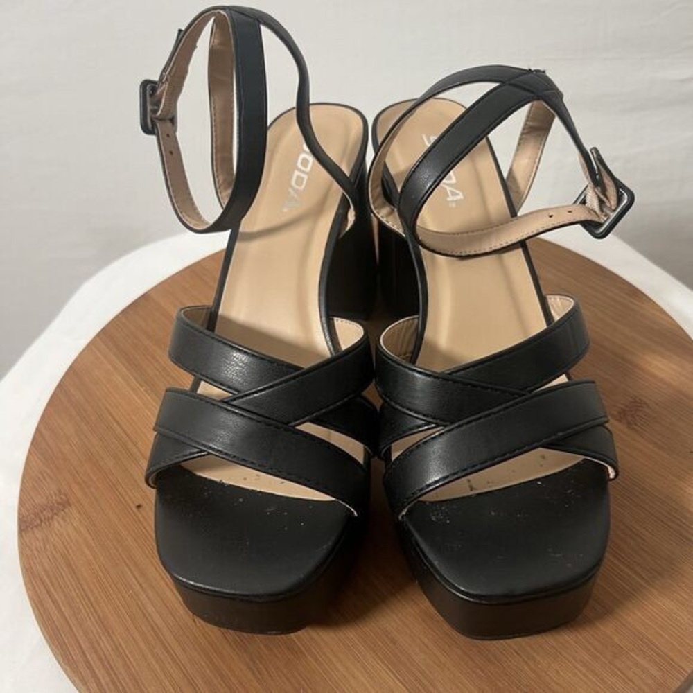 Moda Black Women's Platform Sandals